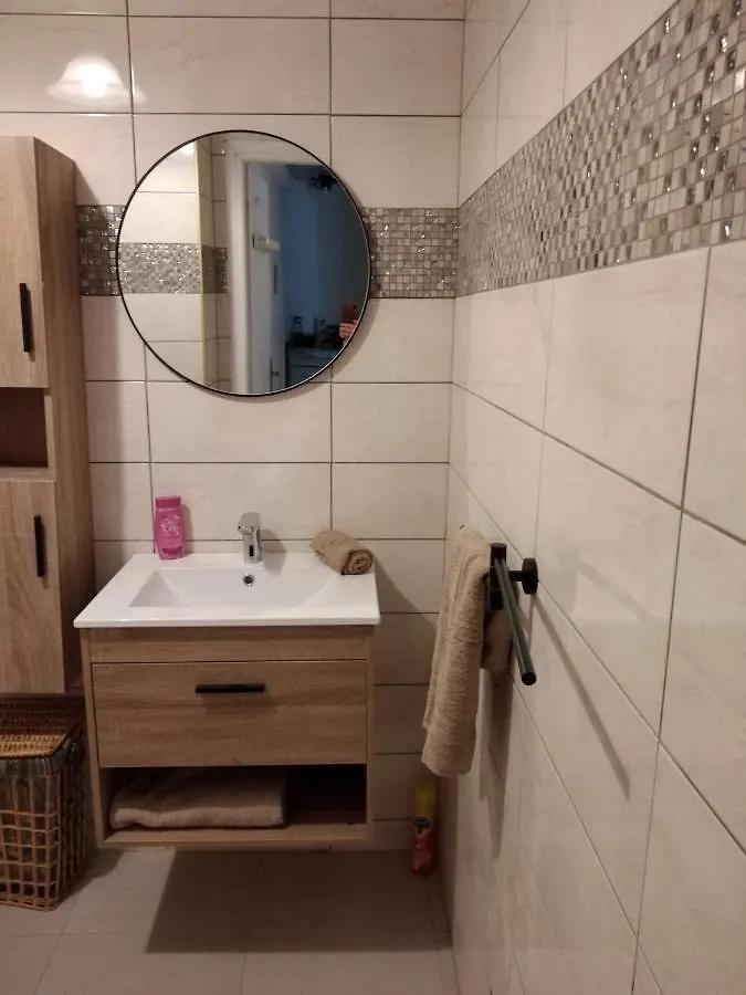 Appartement Elegant F1 Proche Tramway Et Plage Nice